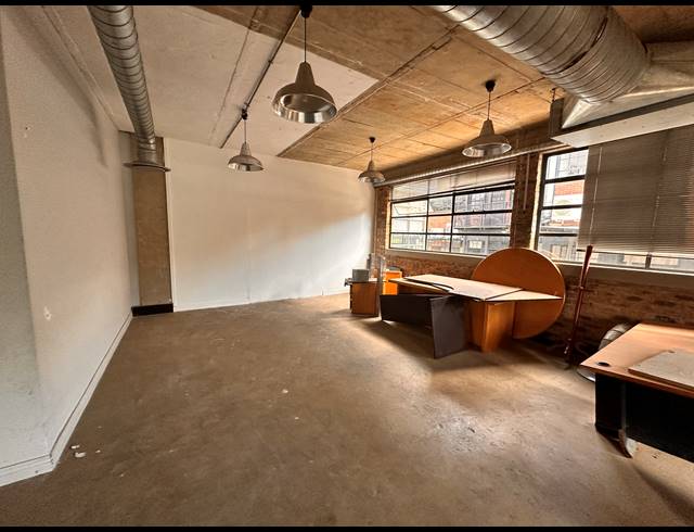185M² OFFICE TO LET IN MILPARK